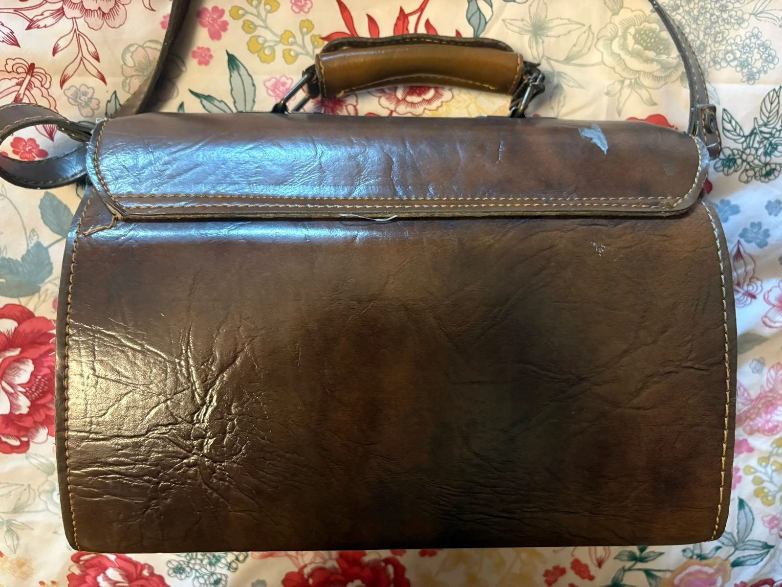 Engraved leather handbag – photo 2